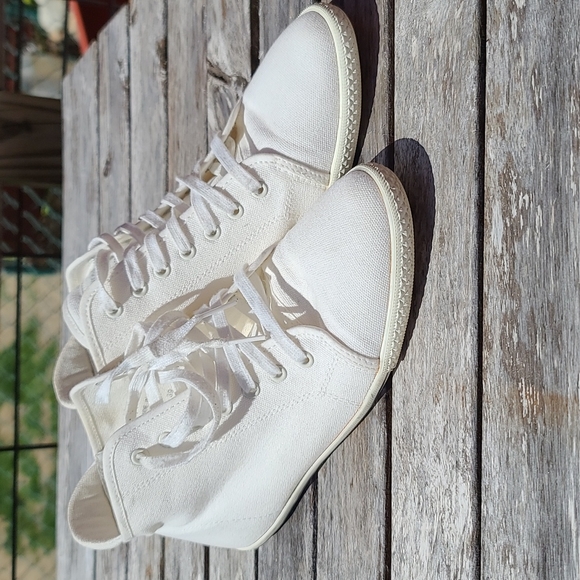 Marc Jacobs Shoes - Marc Jacobs High Top Sneakers